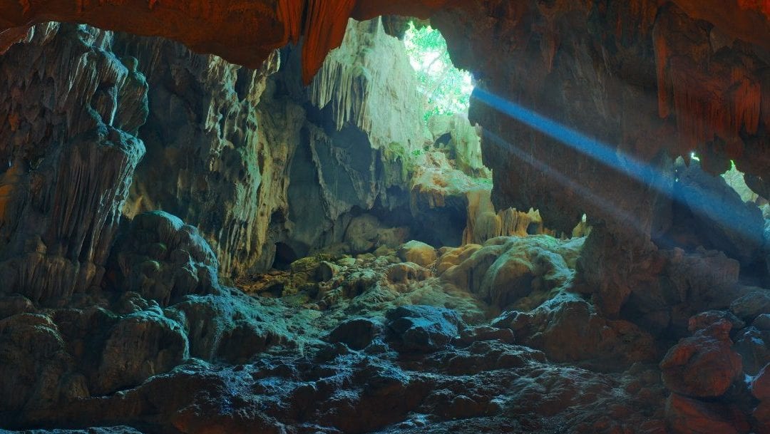 These are the Most Fascinating Eureka Springs Caves You Can’t Miss